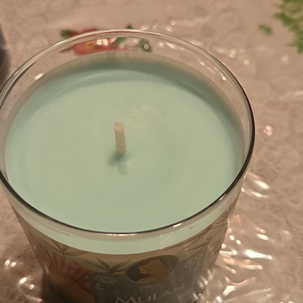 Nwt Disney Princess Mulan Bath & Body Works Scented Candle - Teal & Gold - Picture 2 of 3